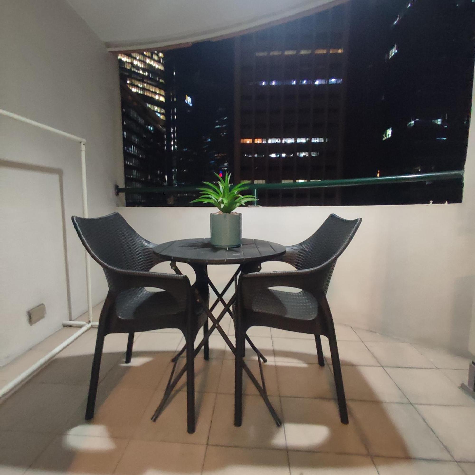 מנילה Luxury Spacious 2Br In Salcedo Village מראה חיצוני תמונה